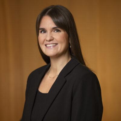 Linda Íris Emilsdóttir, Héraðsdómslögmaður, verkefnastjóri